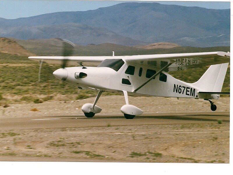 Small White Airplane — Neutral