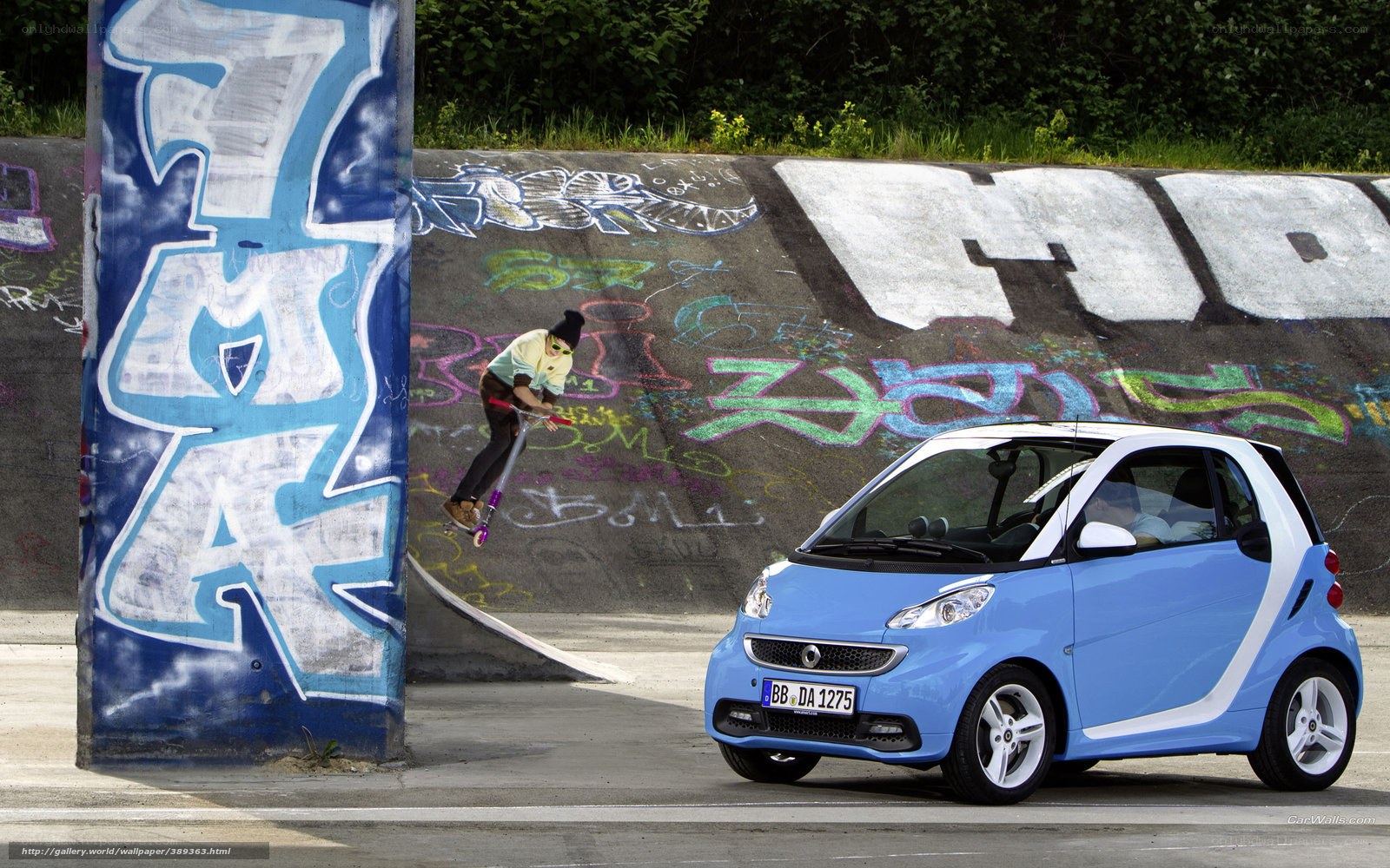 Smart car and scooter rider