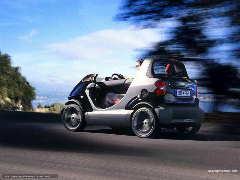 Smart Roadster in motion