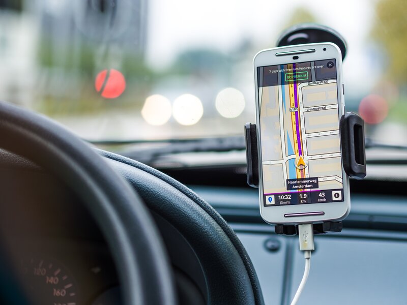 Smartphone GPS navigation in car
