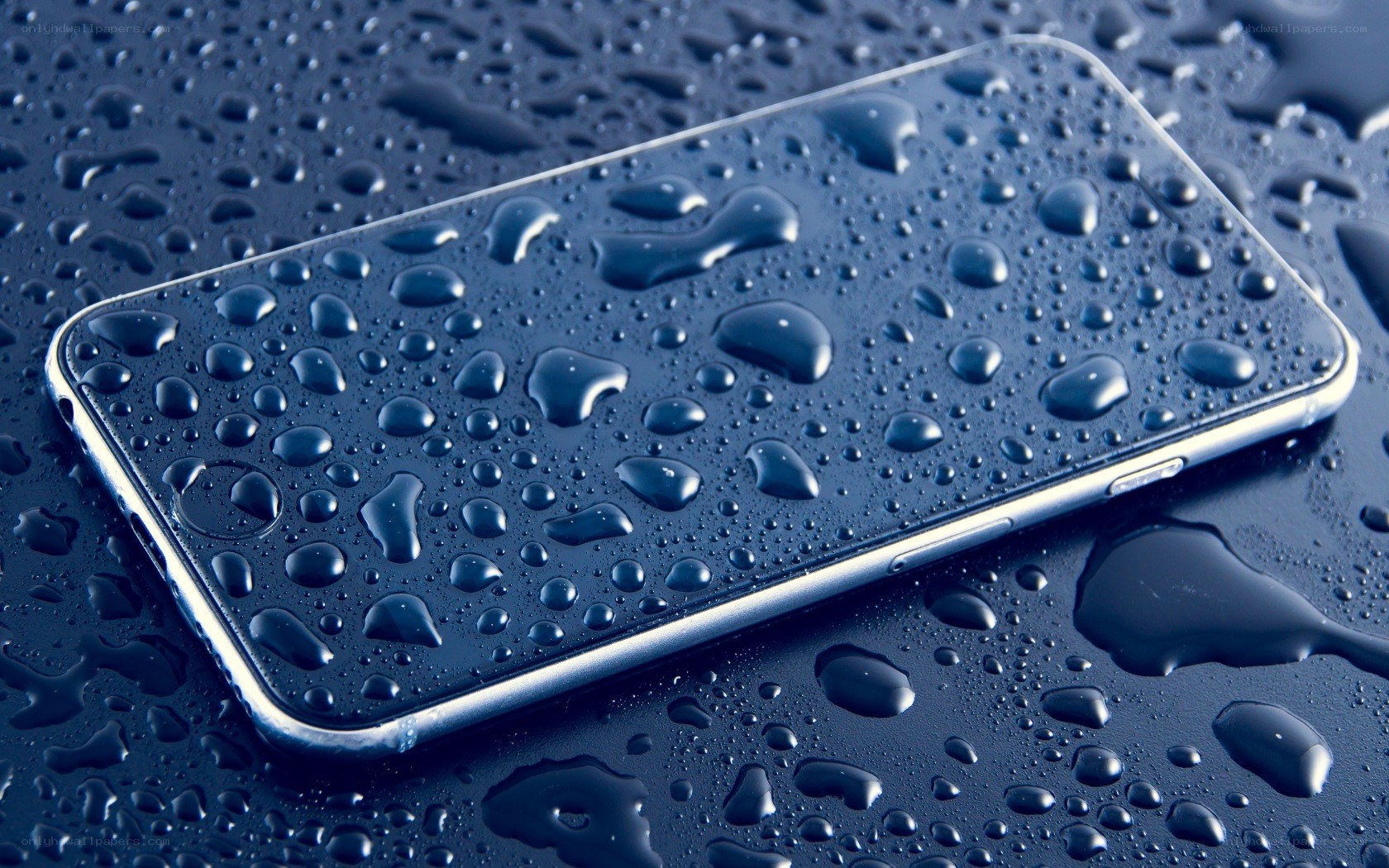smartphone with water droplets
