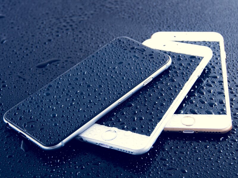 smartphones with water droplets