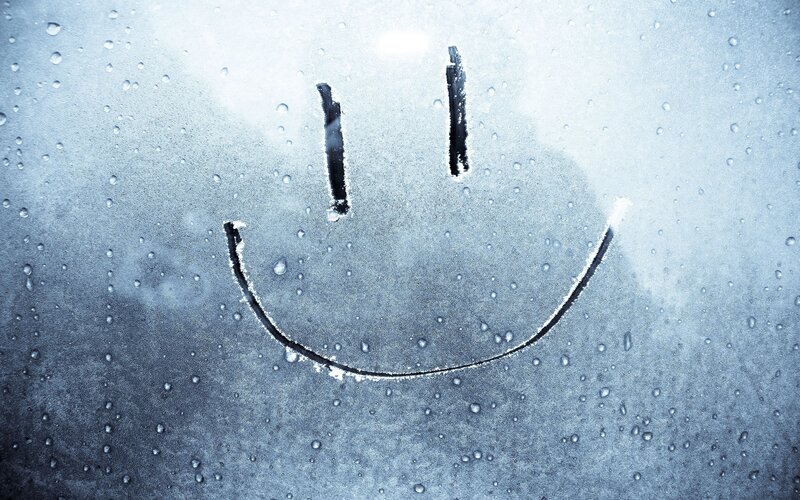 Smiley Face on Fogged Glass — Blue, Cold