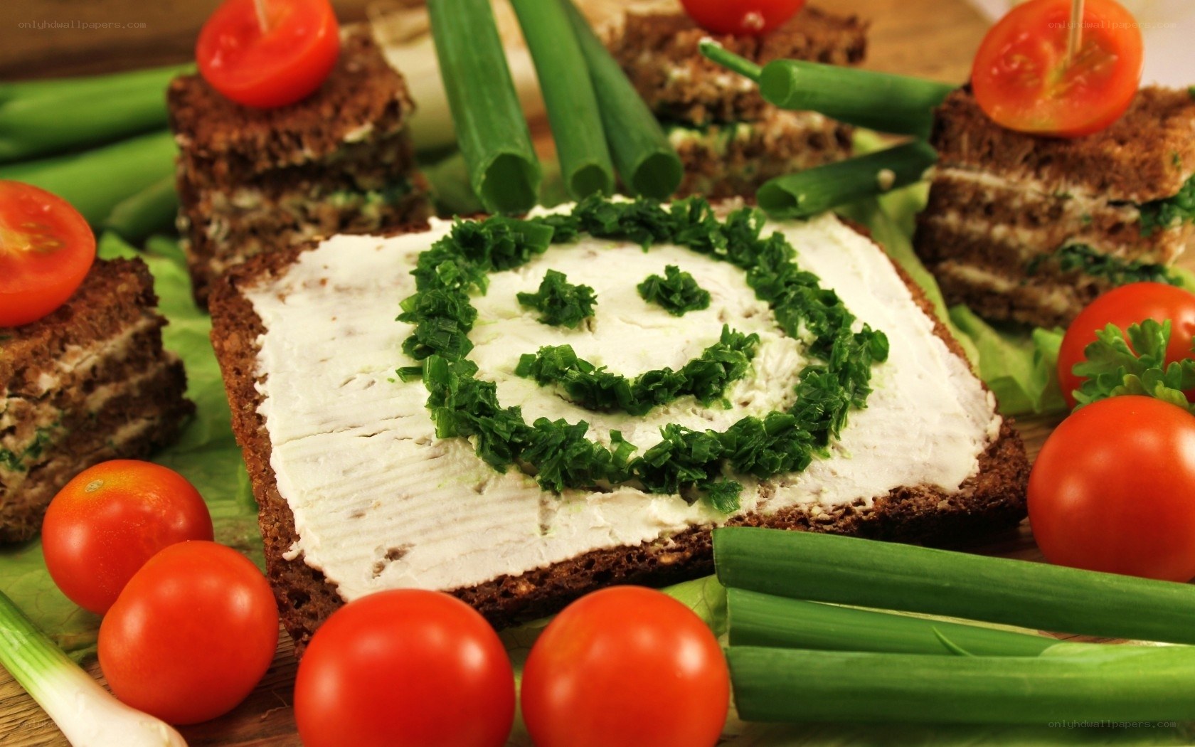 Smiley face sandwich with vegetables