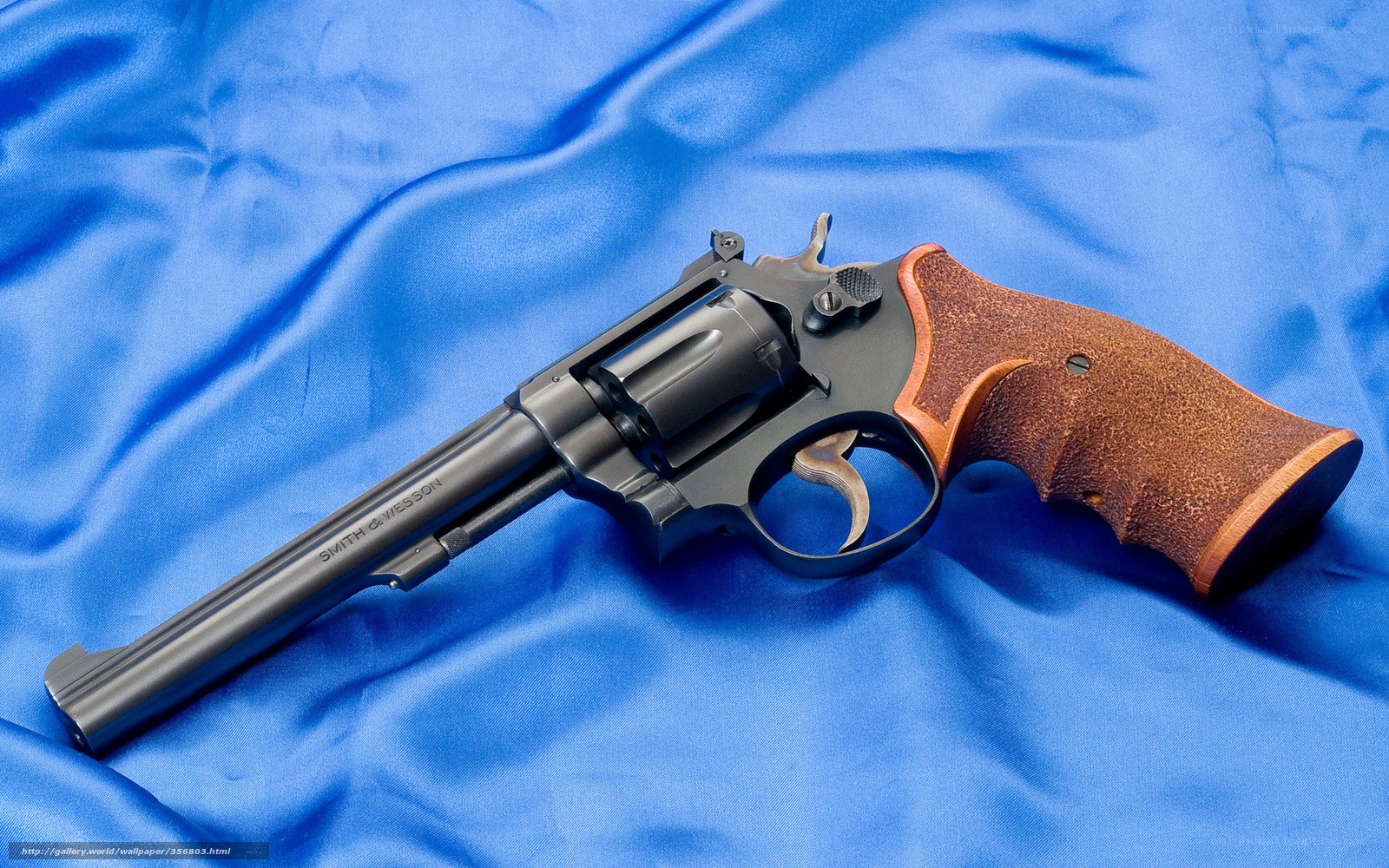 Smith & Wesson revolver