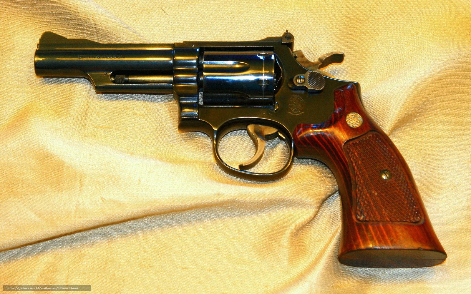 Smith & Wesson revolver