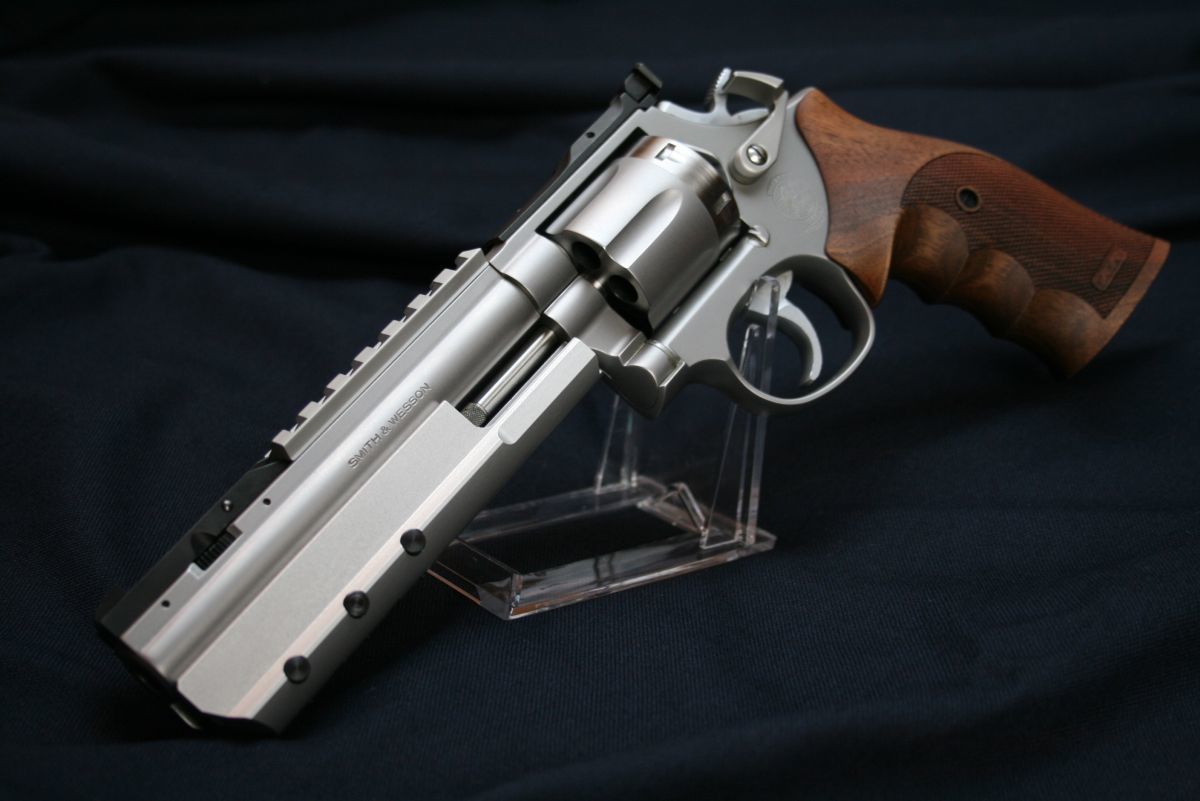 Smith & Wesson revolver