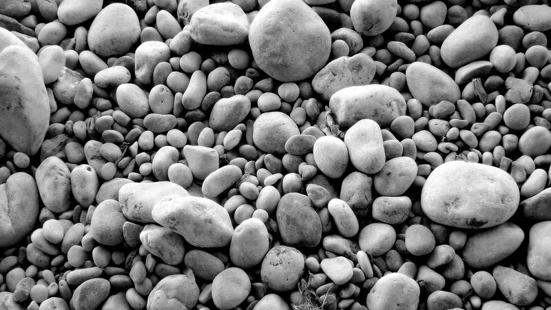 Smooth River Stones — Black