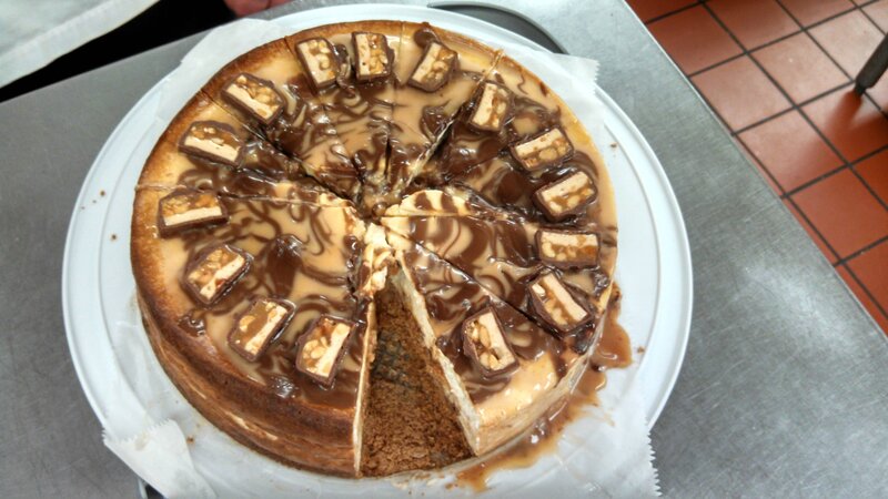 Snickers Cheesecake