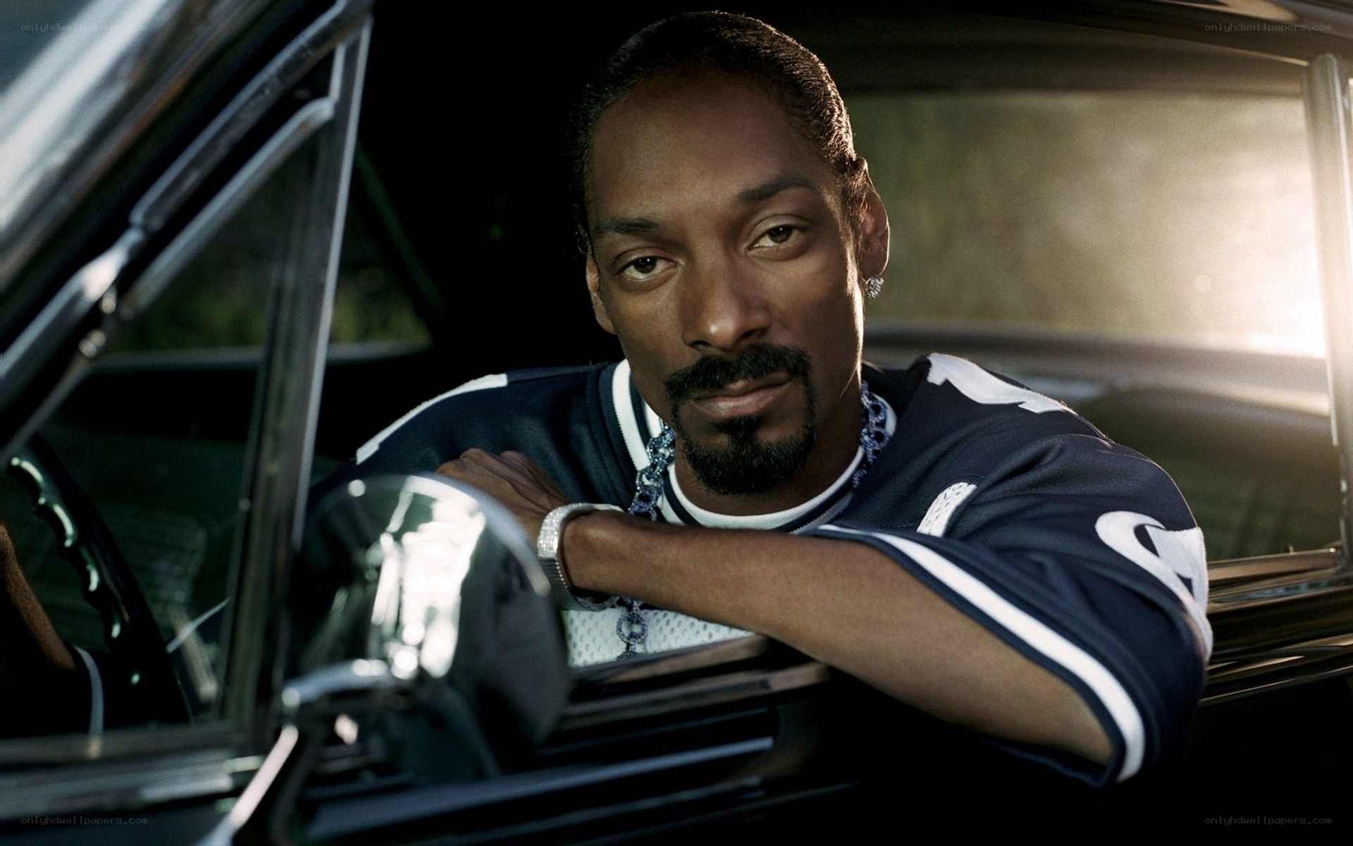 Snoop Dogg in a car