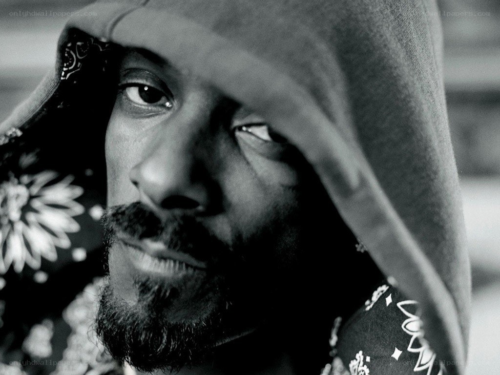 Snoop Dogg in hoodie
