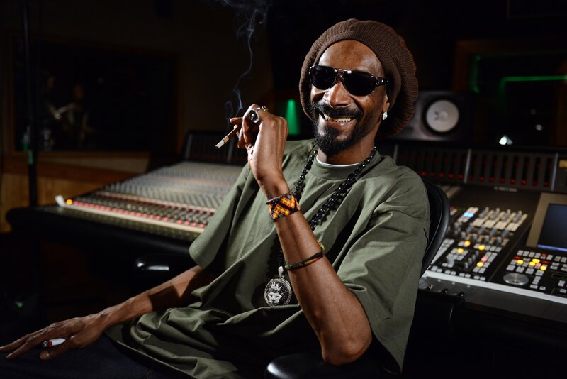 Snoop Dogg in recording studio