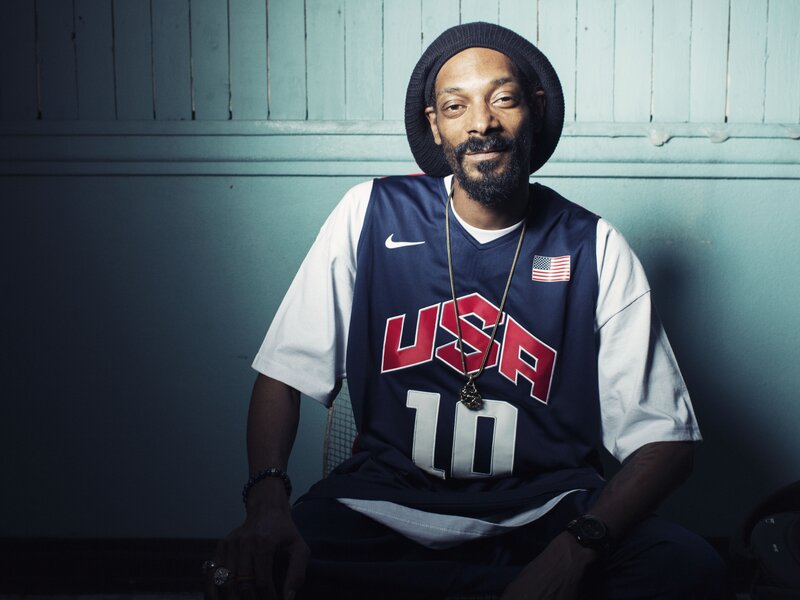 Snoop Dogg in USA jersey