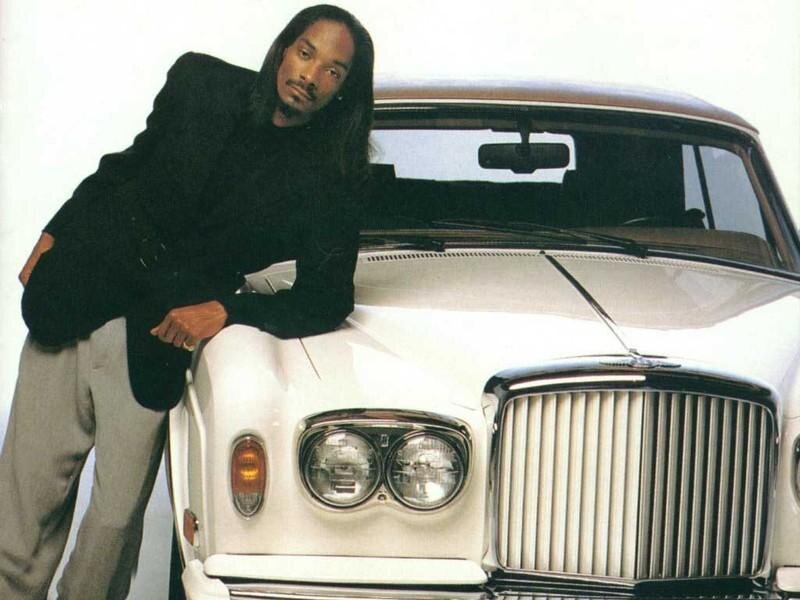 Snoop Dogg with white car