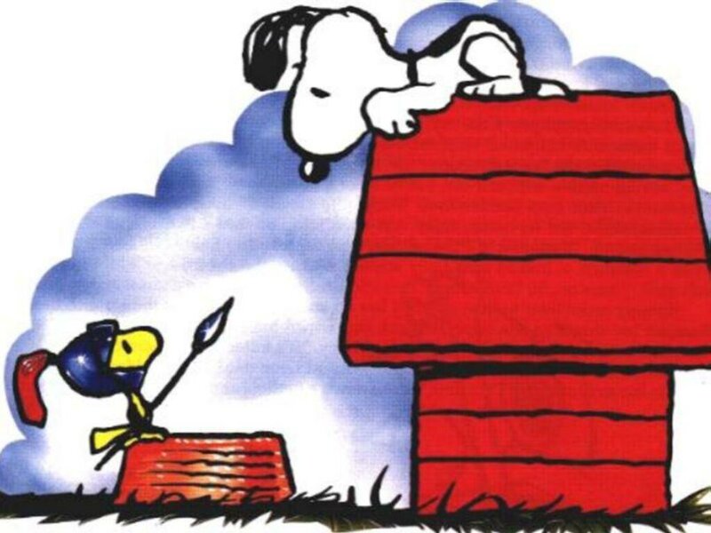 Snoopy and Woodstock in the yard
