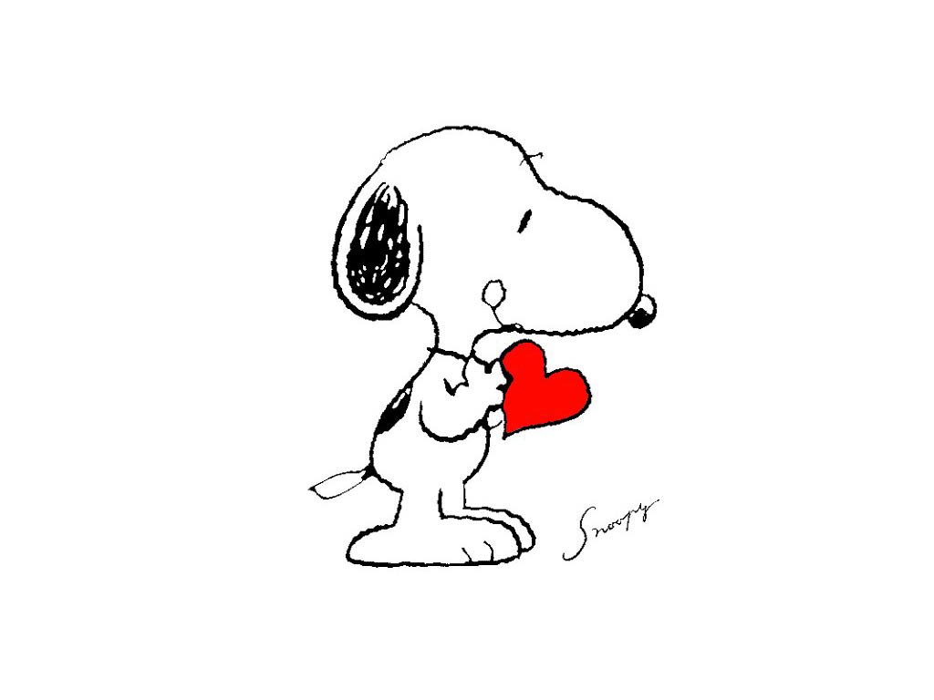Snoopy holding a heart
