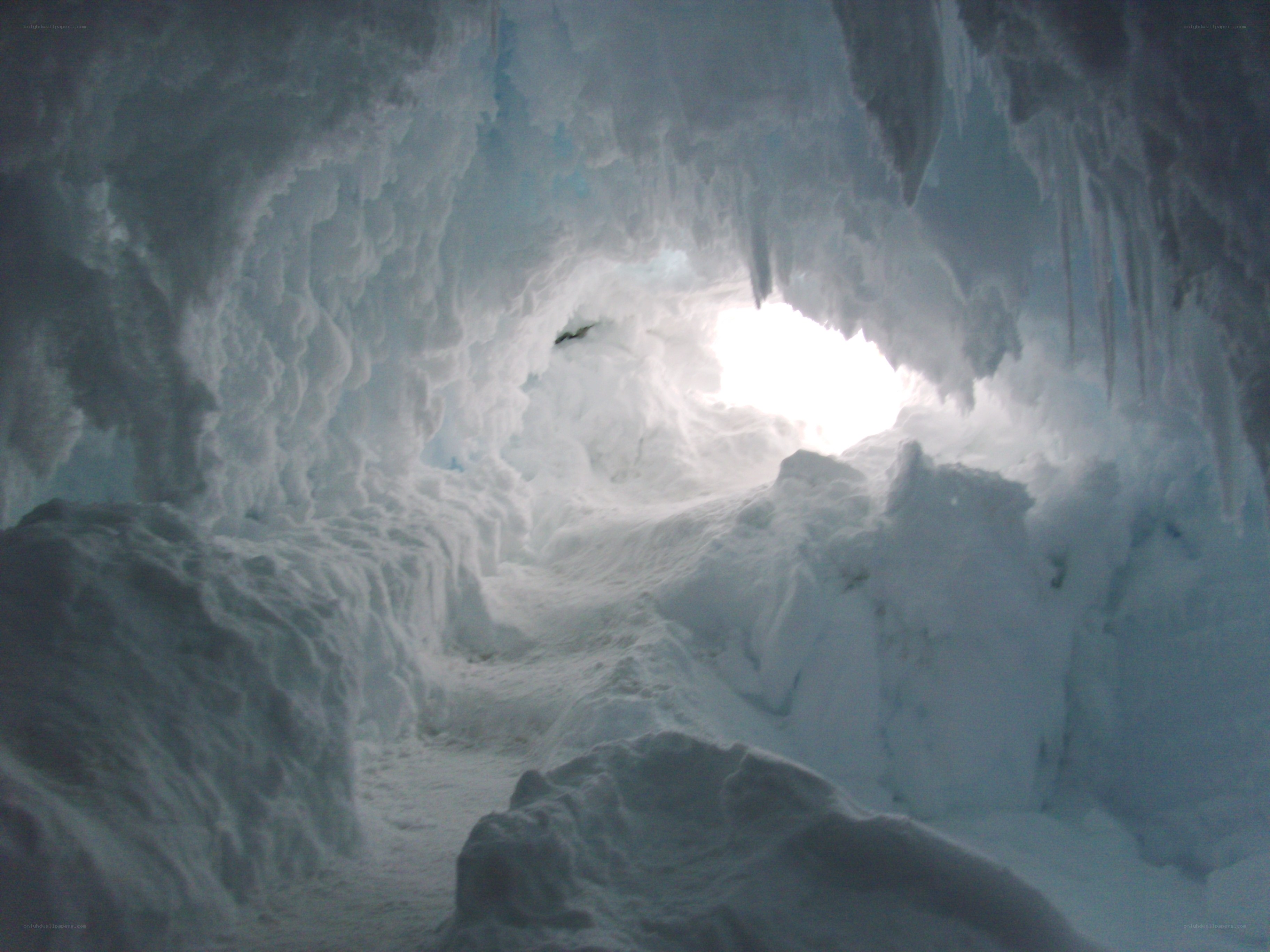 snow cave tunnel