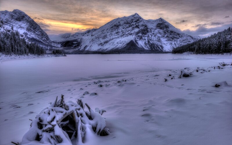 Snow-covered Lake and Mountains — White, Serene, Sunset