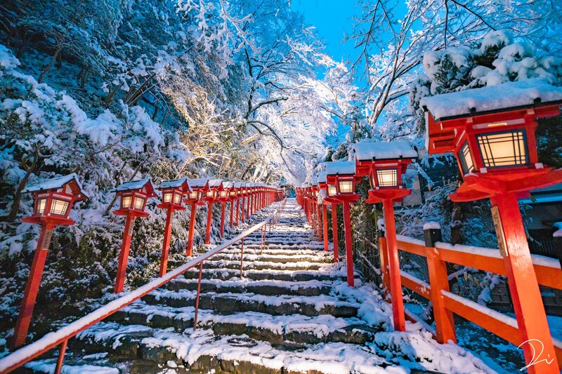 Snow-covered Lantern Path — Red