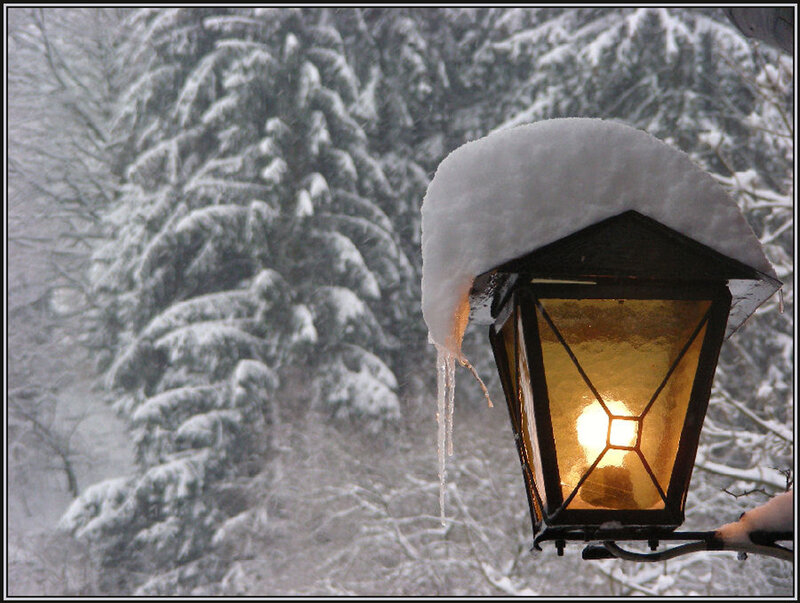 Snow-covered Lantern — White