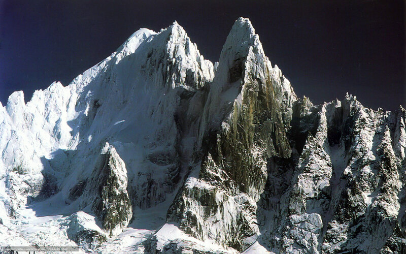 Snow-covered Mountain Peaks — White, Dramatic, Photograph, Mountains, Snow, Rock