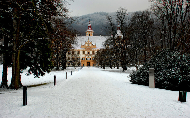 Snow-covered Palace — White, Serene