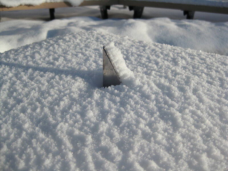 Snow measurement tool in snow