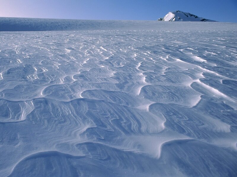 Snow patterns on a glacier