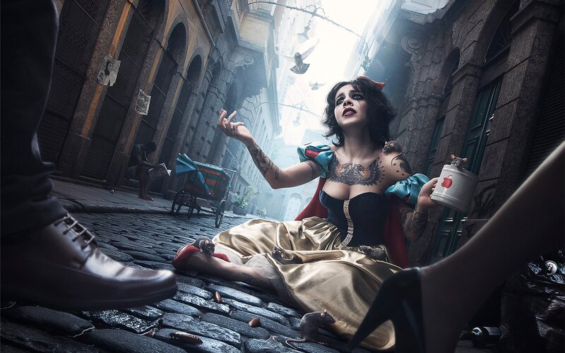 Snow White in a dark alley