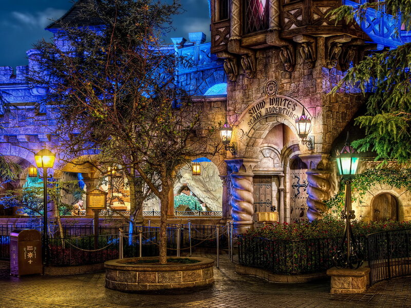 Snow White's Scary Adventures Entrance — Blue