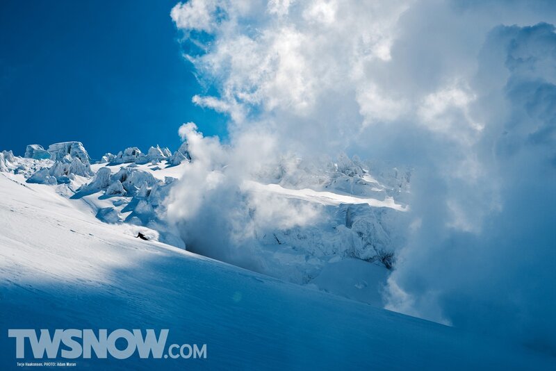 Snowboarder in avalanche