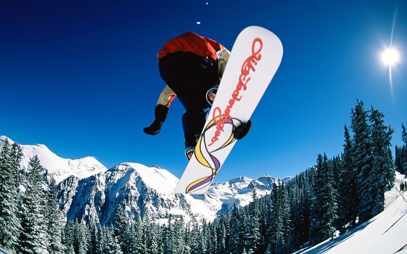 Snowboarder in Mid-air — Blue, Active
