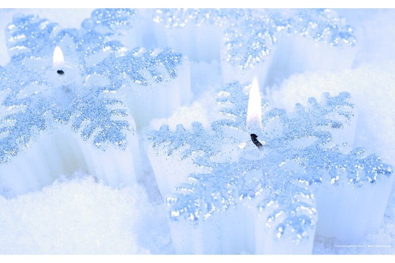 Snowflake Candles in Snow — White