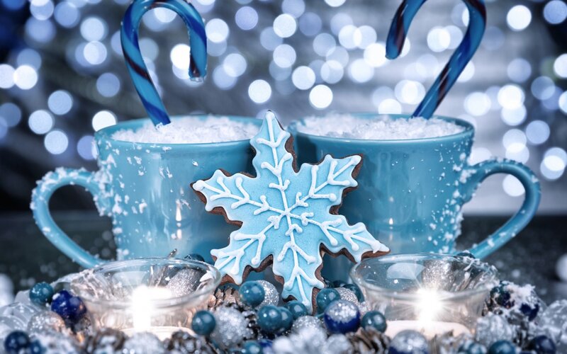 Snowflake Cookie with Hot Cocoa