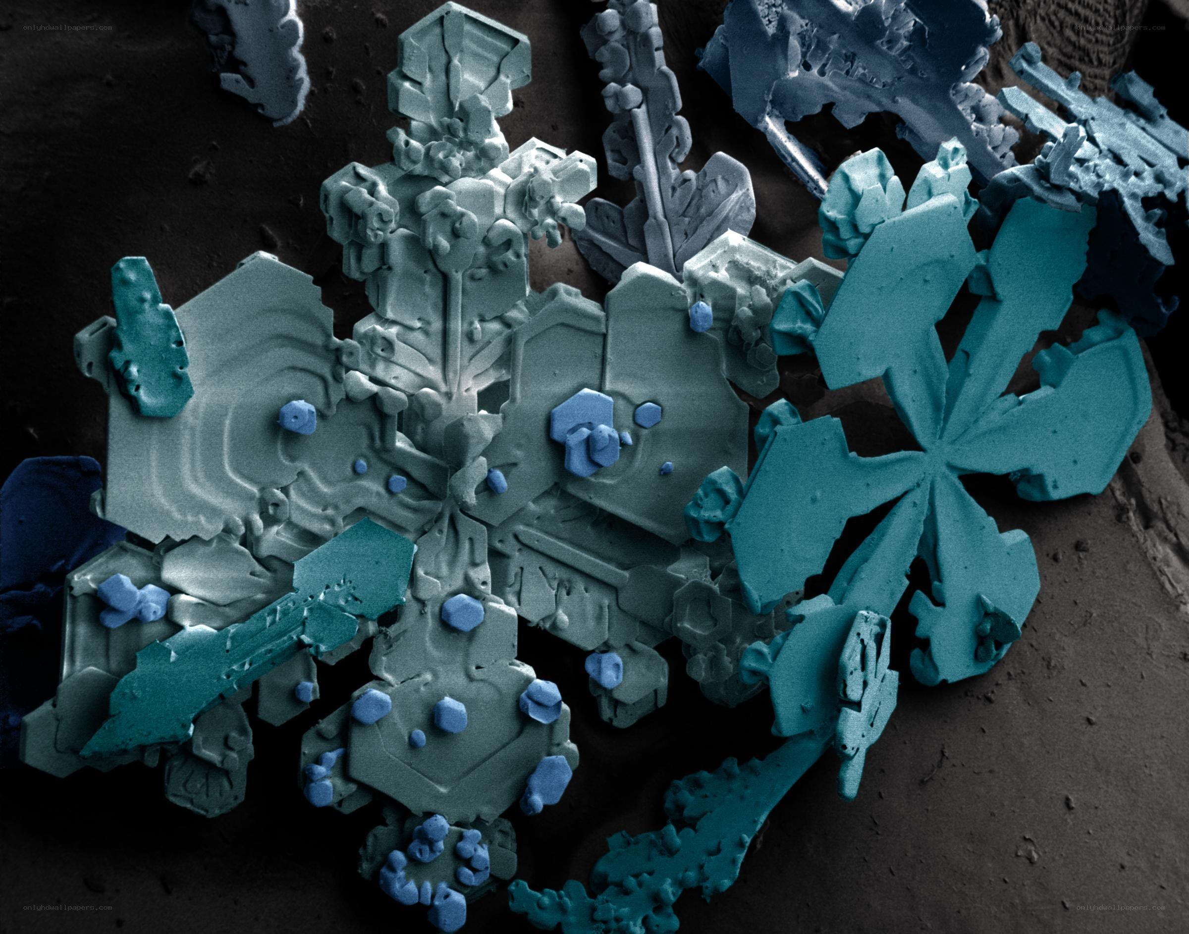 Snowflake crystal structure