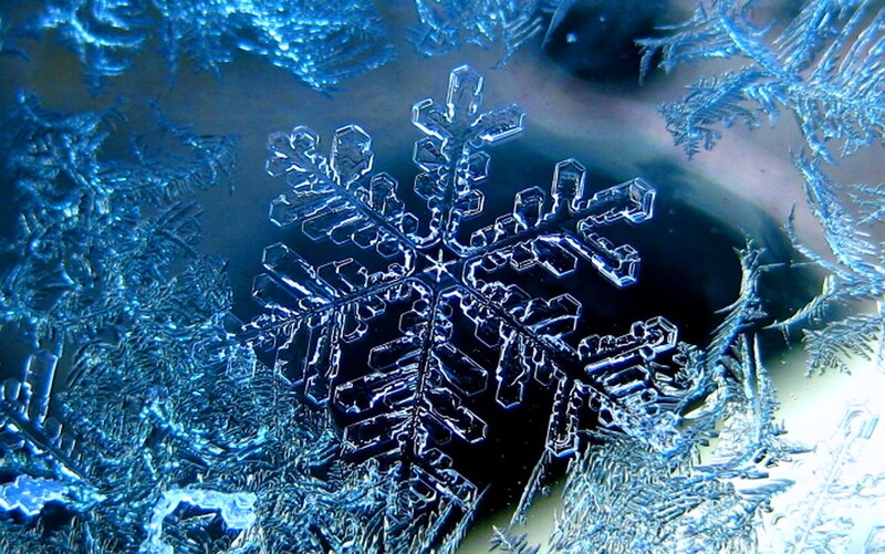 Snowflake on Glass — Blue
