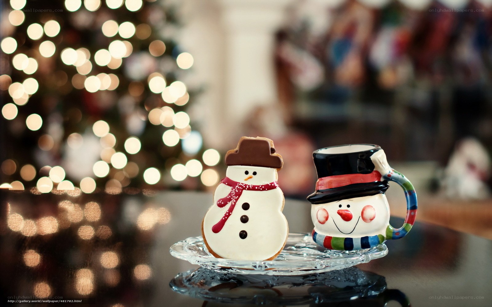 Snowman cookies and mug