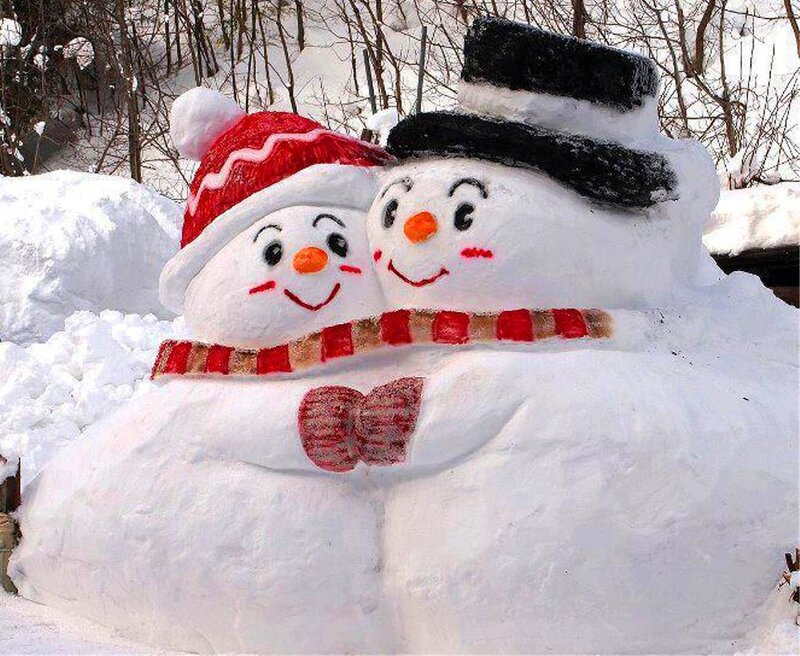 Snowman Couple Sculpture — White