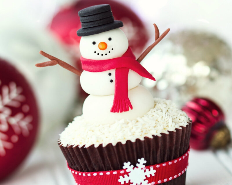 Snowman Cupcake — White