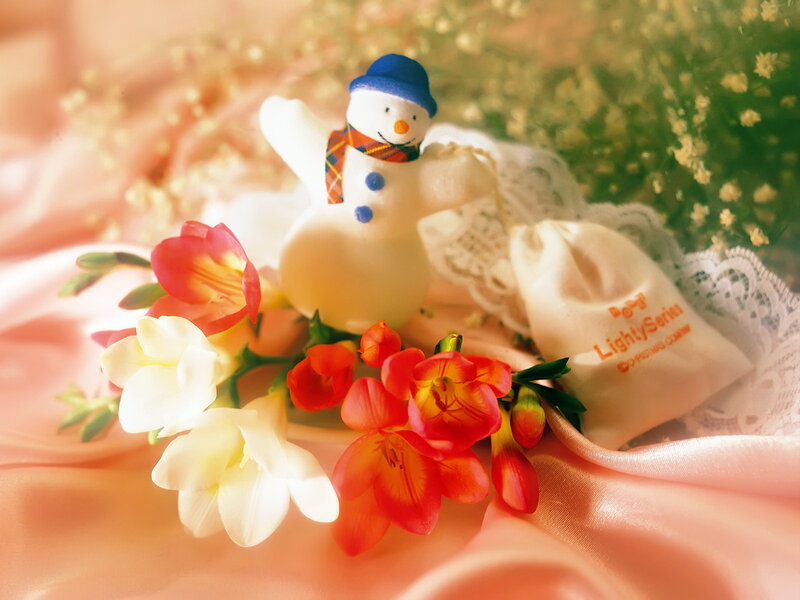 Snowman Figurine with Flowers — Pink, Festive