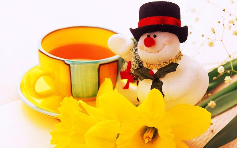 Snowman Figurine with Flowers — Yellow, Cheerful