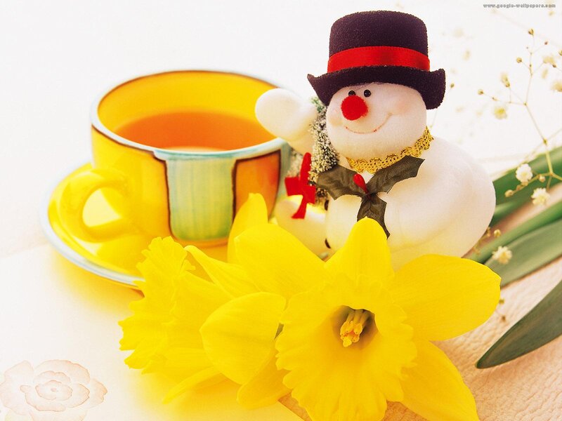 Snowman Figurine with Flowers — Yellow