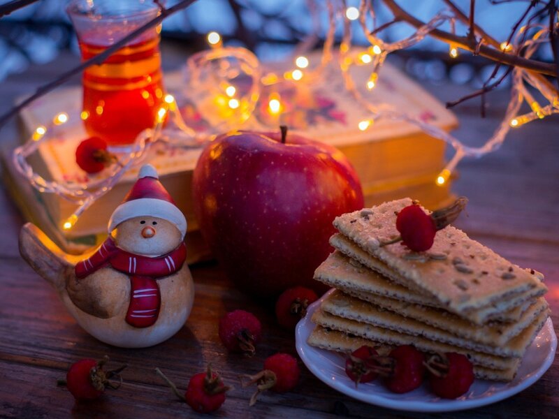 Snowman Figurine with Snacks — Red