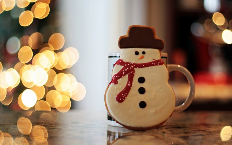 Snowman-shaped Cookie — White