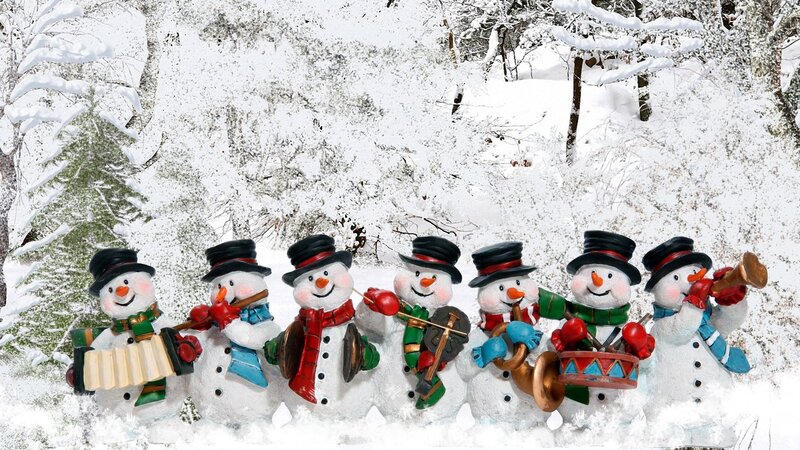 Snowmen Band in Snow