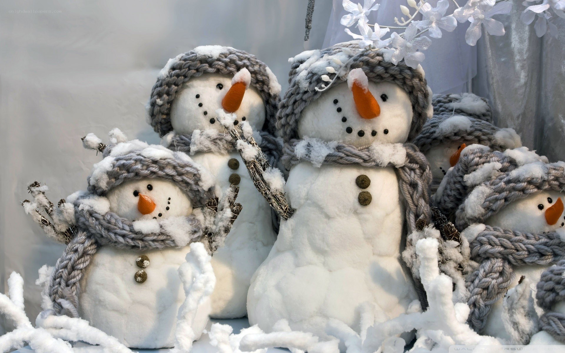snowmen family in winter