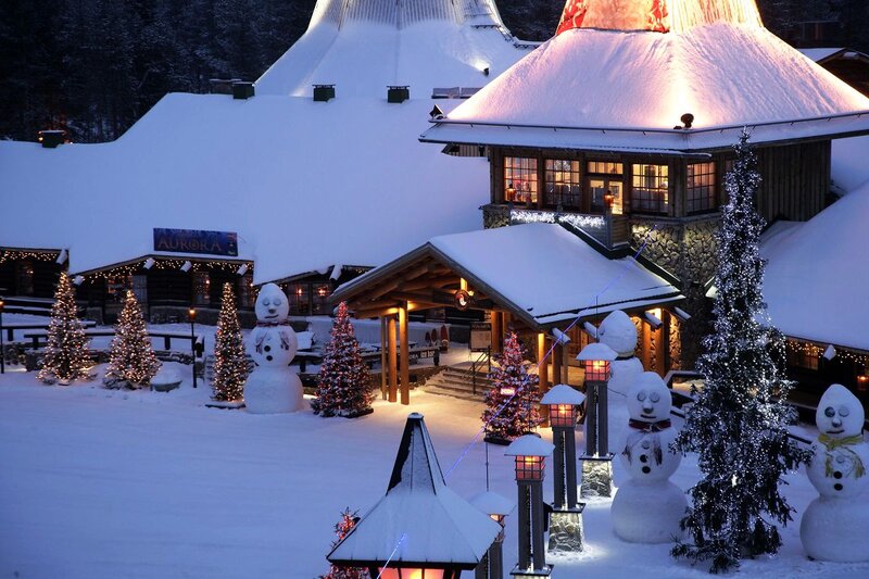 Snowmen in Courtyard