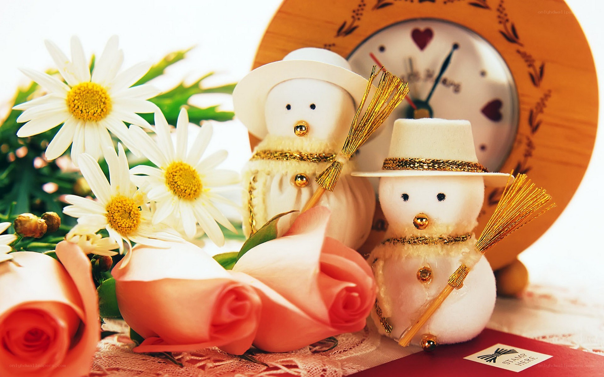 Snowmen with flowers and clock