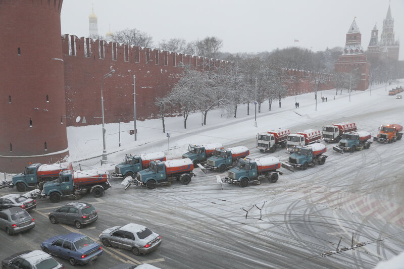 Snowplows in Moscow