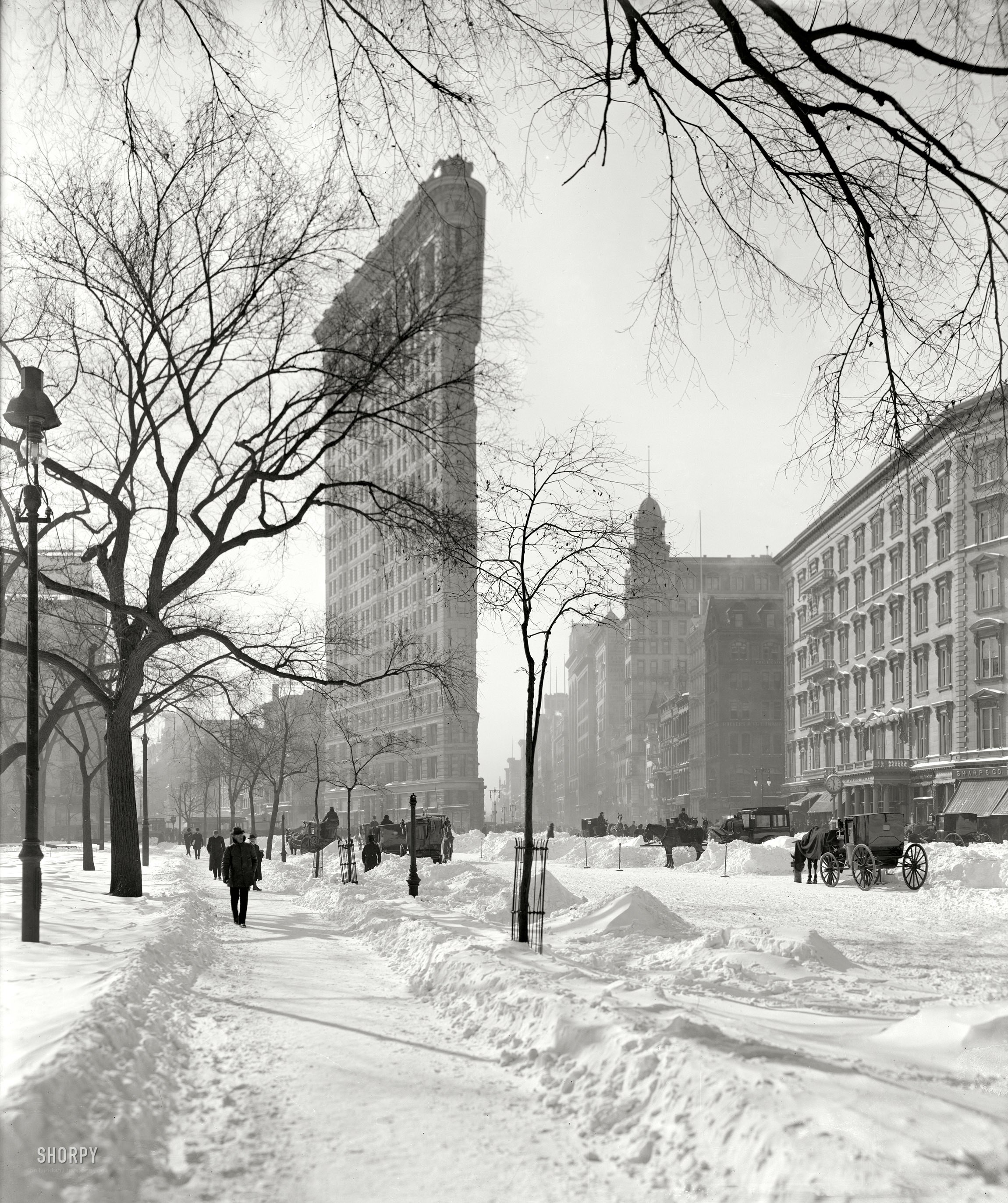 Snowy day at Flatiron Building